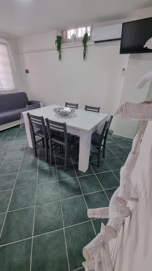 Casa Vacanze Afea Torre Dell'Orso Salento Puglia Exterior photo